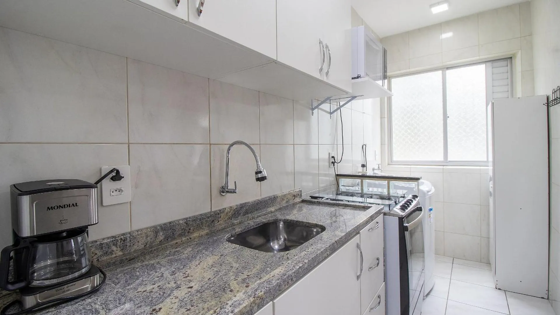 Ico73 - Apto 1 Dorm, Confortavel, Av Brasil Balneario Camboriu