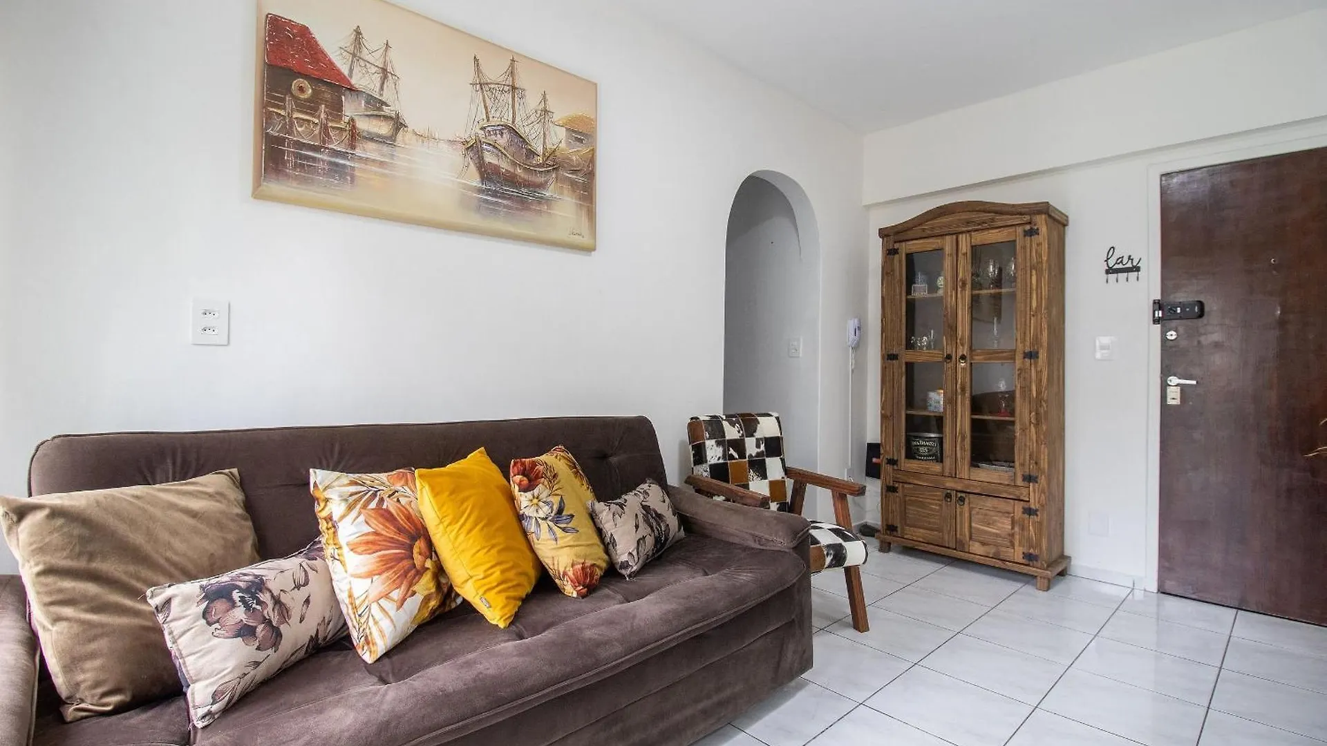 Ico73 - Apto 1 Dorm, Confortavel, Av Brasil Balneário Camboriú