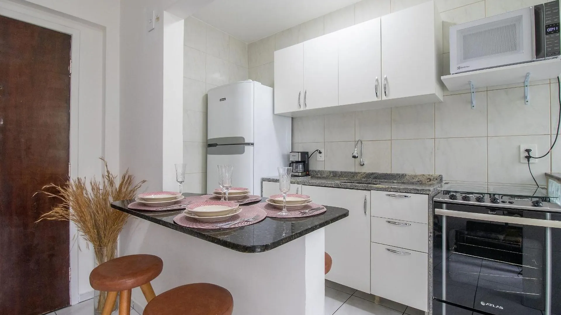 Ico73 - Apto 1 Dorm, Confortavel, Av Brasil Balneário Camboriú 公寓