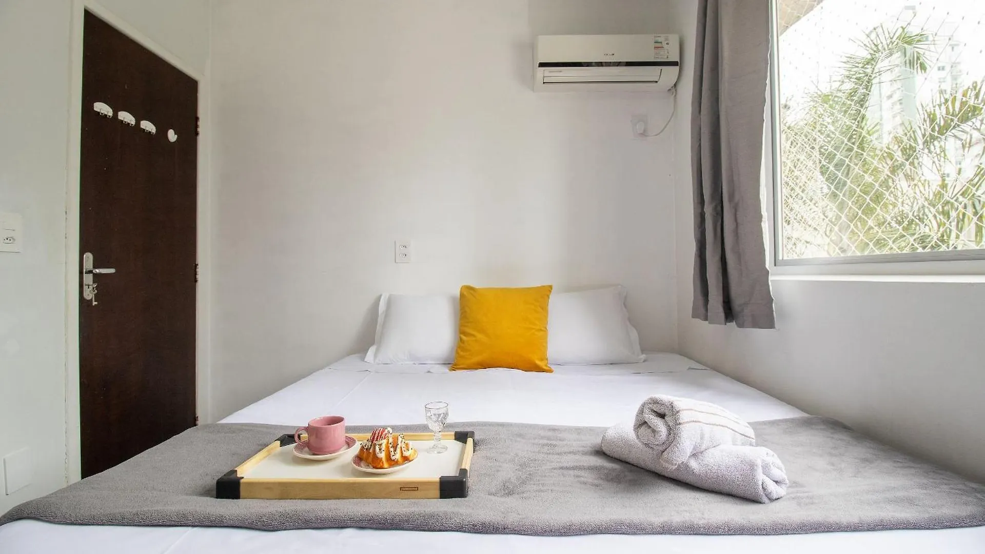 Ico73 - Apto 1 Dorm, Confortavel, Av Brasil Balneário Camboriú 巴西